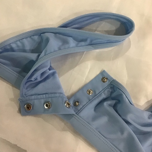 NWOT Revamped Halter Top. Size M🌹 - Picture 9 of 11